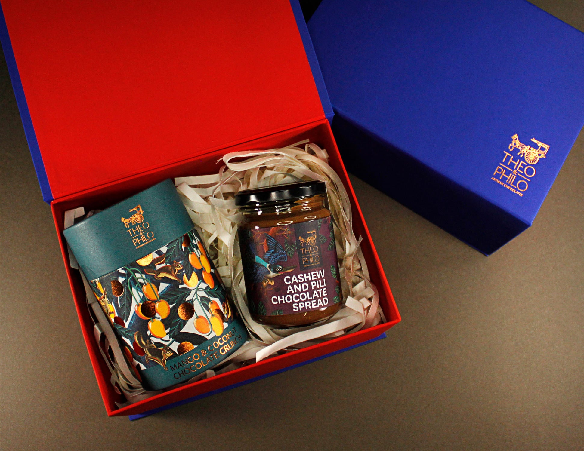 Theo & Philo Gift Sets Mango Cocco Crunch set con 2 tavolette