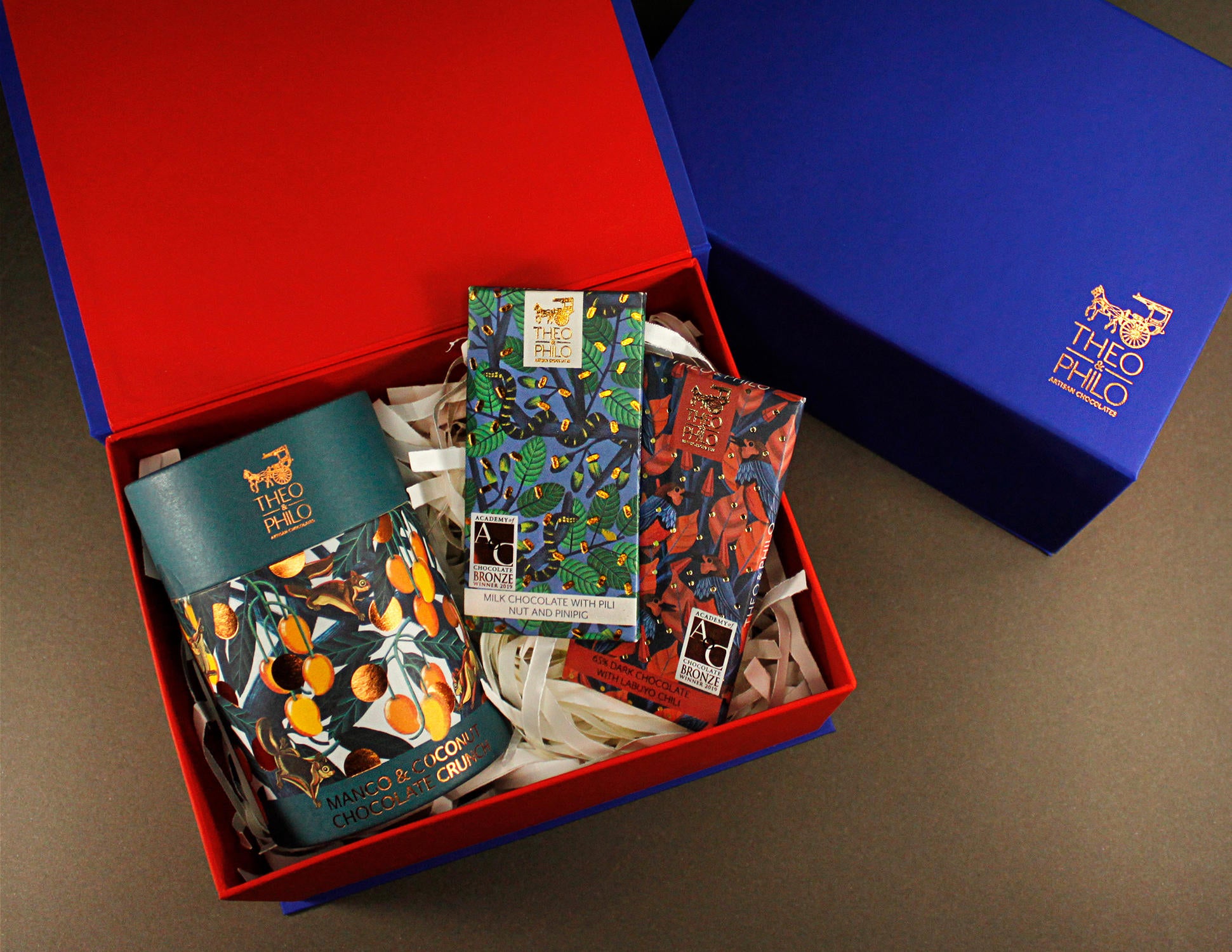 Theo & Philo Gift Sets Mango Cocco Crunch set con 2 tavolette