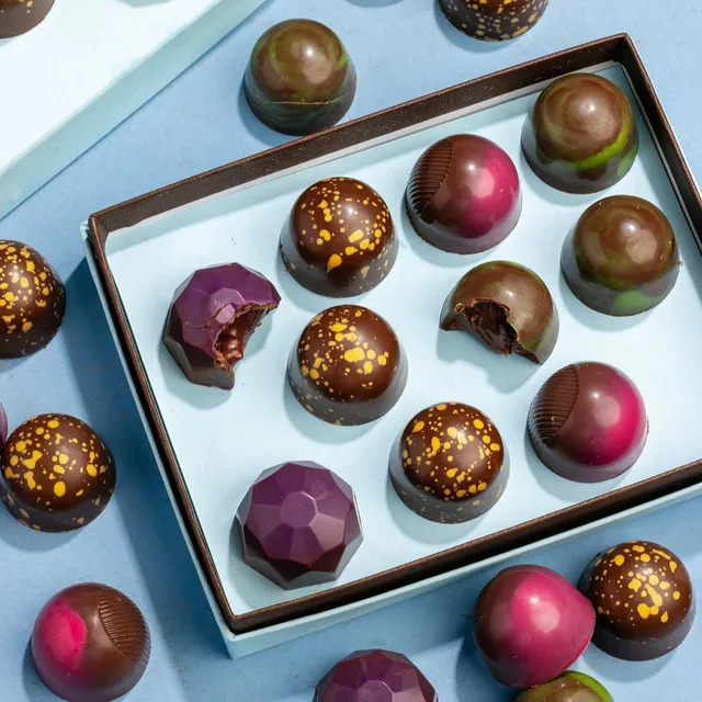 French Broad Bonbons Dark Collection Praline 12 Pezzi